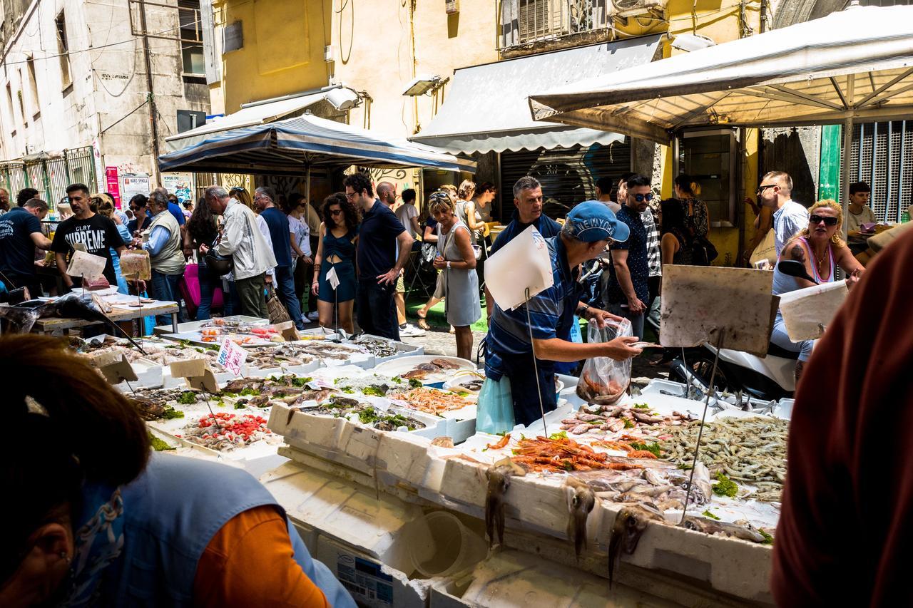 Art Suite Nel Cuore Di Napoli エクステリア 写真